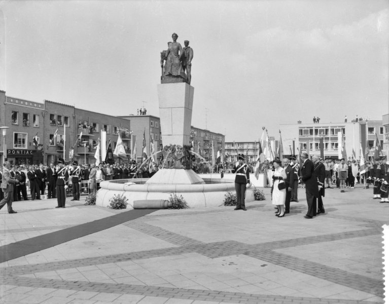 Onthulling Wilhelminamonument